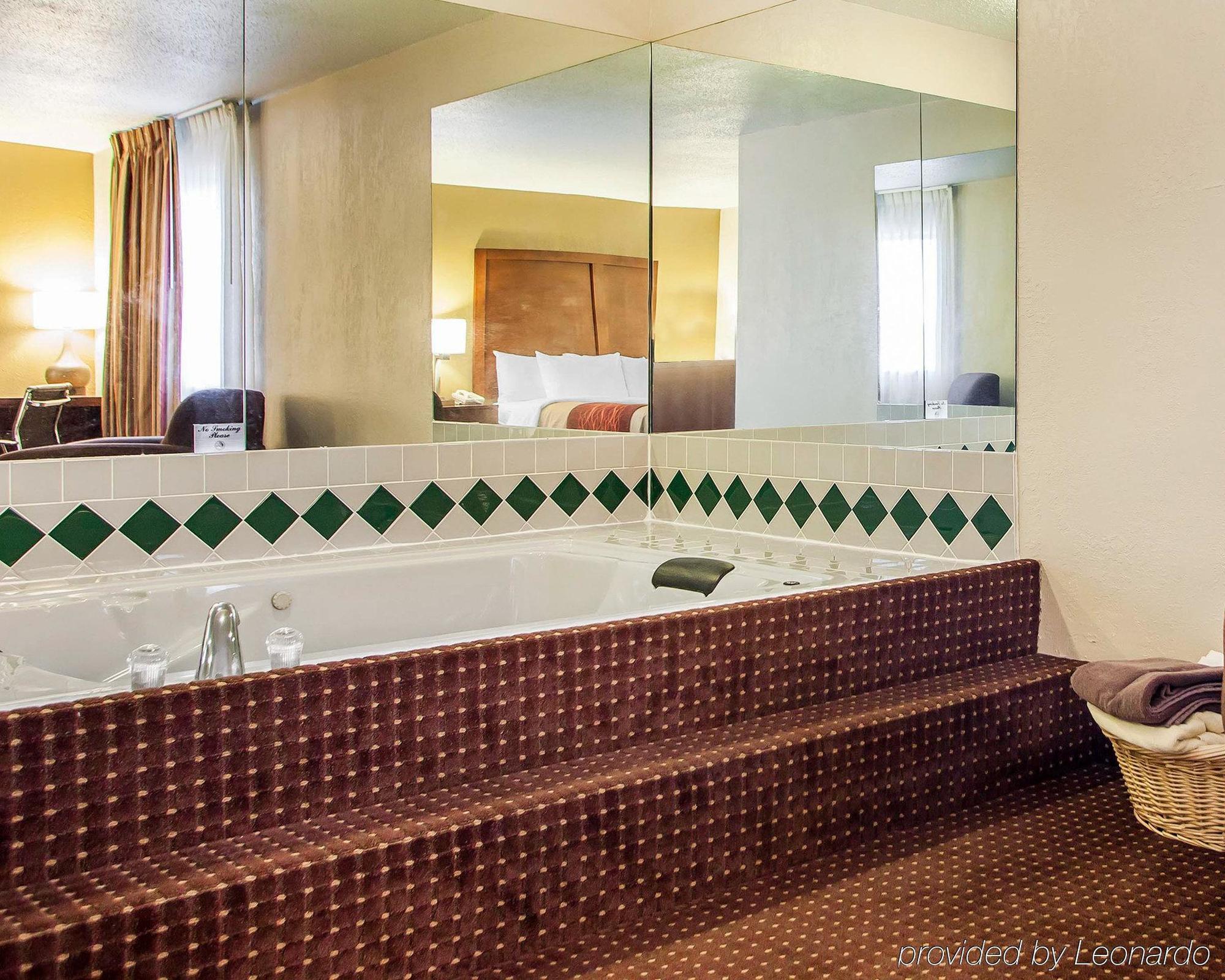 Quality Inn Waverly Eksteriør bilde