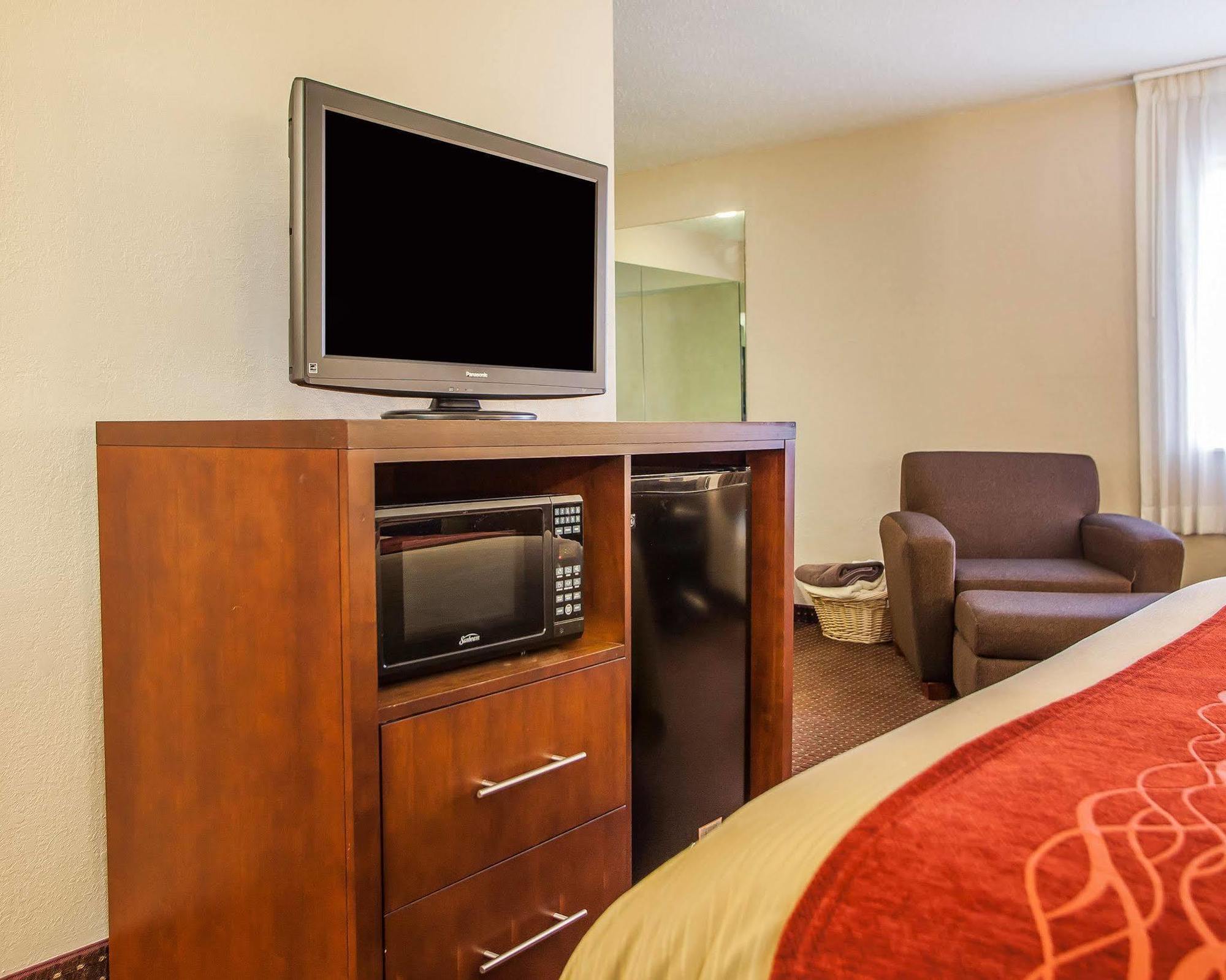 Quality Inn Waverly Eksteriør bilde
